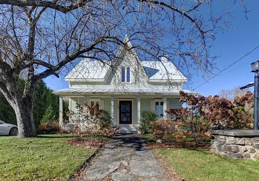 Maison à vendre - 129 Rue d'Adamsville, Bromont, J2L 2Y5