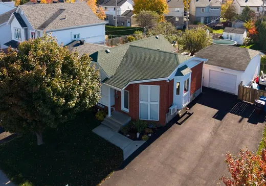 Maison à vendre - 3275 Boul. Gareau, St-Hubert, J3Y 8W3