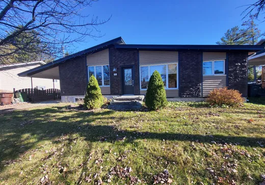 Maison à vendre - 5296 Boul. de l'Université, Sherbrooke, J1N 2V2