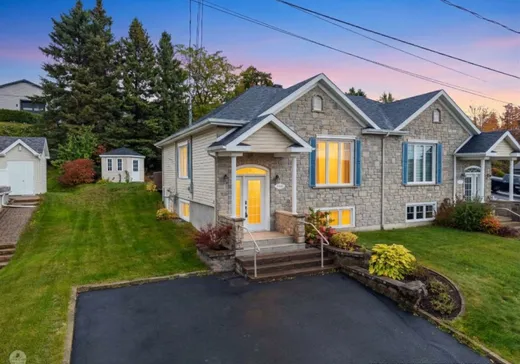 Maison à vendre - 558-1 Rue Leclerc, Sainte-Marie, G6E 3G3