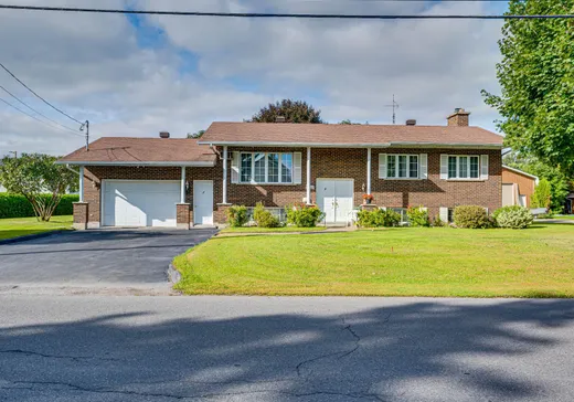 Maison à étages à vendre - 523 Rue des Pionniers, Salaberry-de-Valleyfield, J6S5K7
