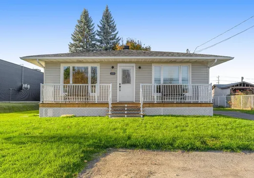 Bungalow à vendre - 2376 Rue Ste-Marie, Sainte-Sophie, J5J1M8