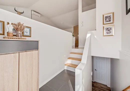 Maison à vendre - 9 Rue Dufour, Sainte-Anne-de-Beaupré, G0A 3C0