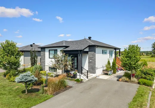 Bungalow à vendre - 82 Rue George-Adams, Bromont, J2L0S4