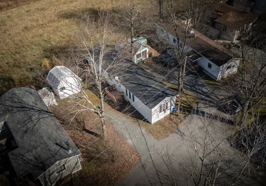 Maison mobile à vendre - 13 Rue Gagné, Bromont, J2L1W1