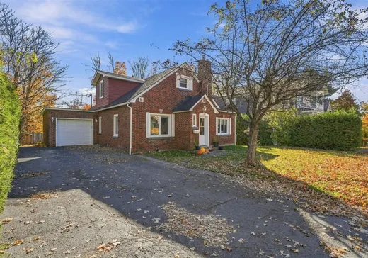 House for sale - 250 Rue des Pins, Magog, J1X 2H9