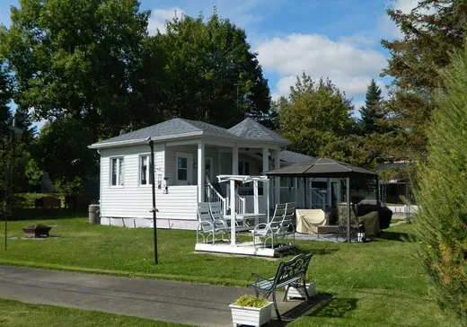 House for sale - 37 Rue des Trois-Lacs, Plessisville, G6L 4A1