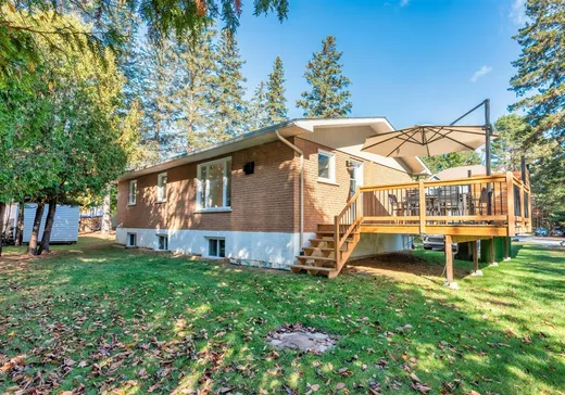 Bungalow à vendre - 969 Rue St-Roch, Mont-Tremblant, J8E2Y9