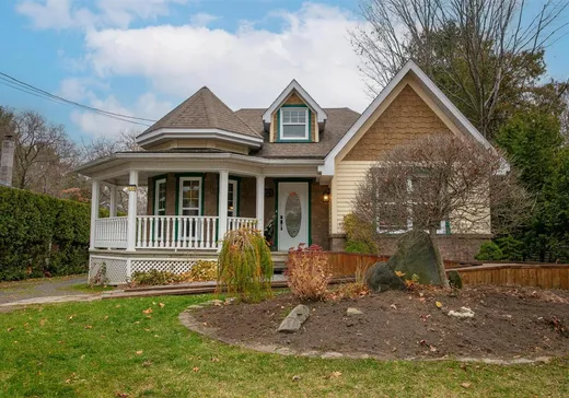 Bungalow for sale - 229 Rue St-Marc, Coaticook, J1A2M4