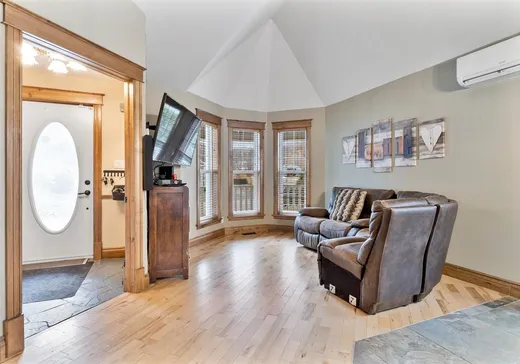 House for sale - 229 Rue St-Marc, Coaticook, J1A 2M4