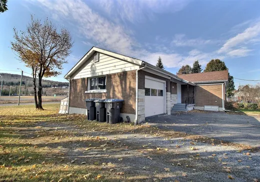 Maison à vendre - 515 Av. Leclerc, Dégelis, G5T 1H4