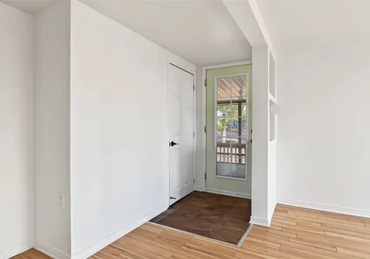 House for sale - 320 Rue Chevalier, Saint-Calixte, J0K 1Z0