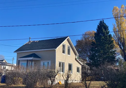 Un étage et demi à vendre - 147 Rue Raoul-Dionne, Rimouski, G5L5A9