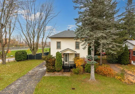 Maison à vendre - 15 Rue des Pins, Chambly, J3L 3K2