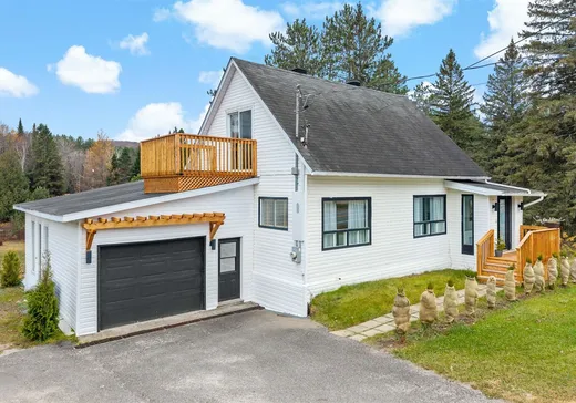 Maison à étages à vendre - 1477 Route 323, Lac-Des-Plages, J0T1K0