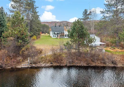 Maison à vendre - 1477 Route 323, Lac-Des-Plages, J0T 1K0