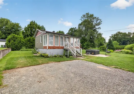 Bungalow for sale - 125 Rue du Bord-de-l'Eau, Asbestos, J0A1L0